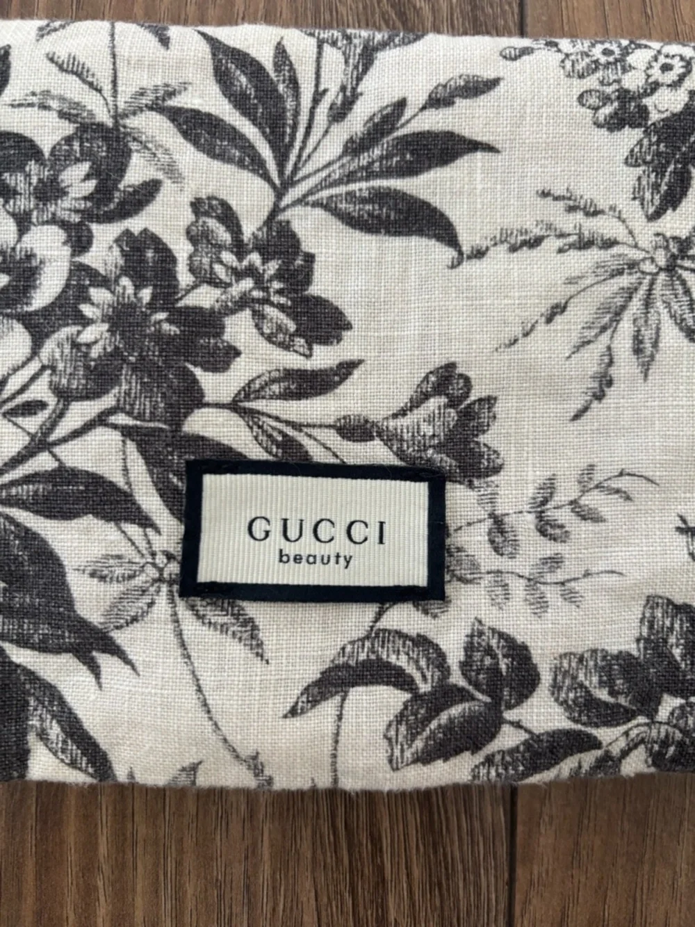 GUCCI Beauty Pouch - Picture 5 of 6